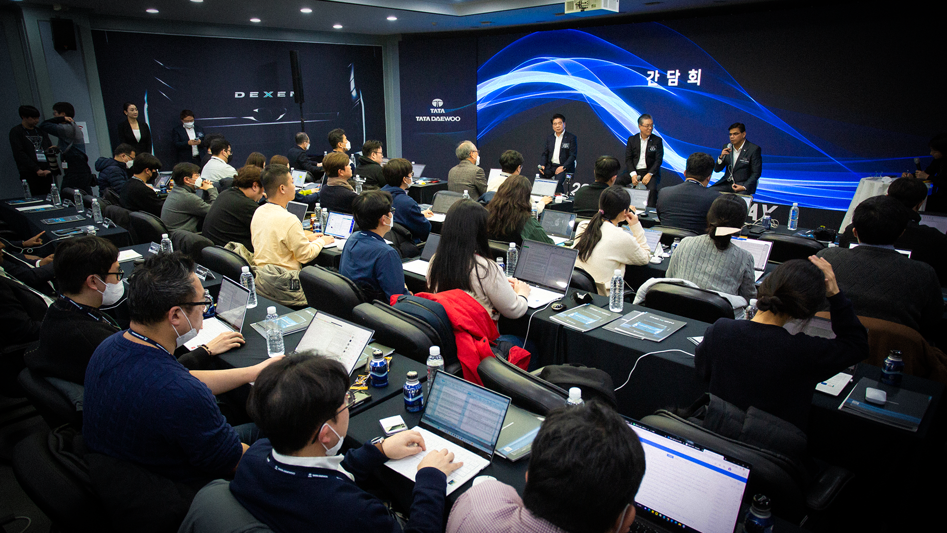 신차 론칭
미디어 데이